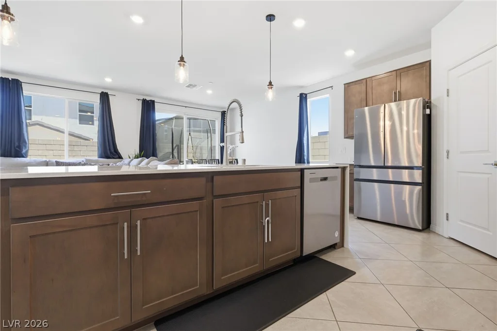 10170 Canyon Mantle, Las Vegas, NV 89166