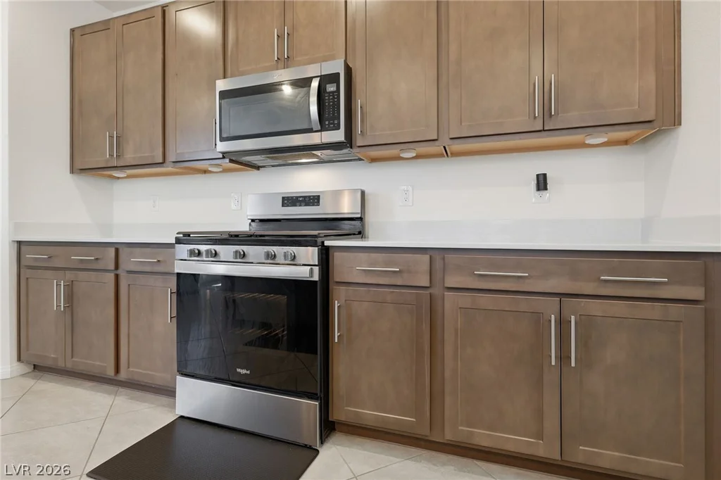 10170 Canyon Mantle, Las Vegas, NV 89166