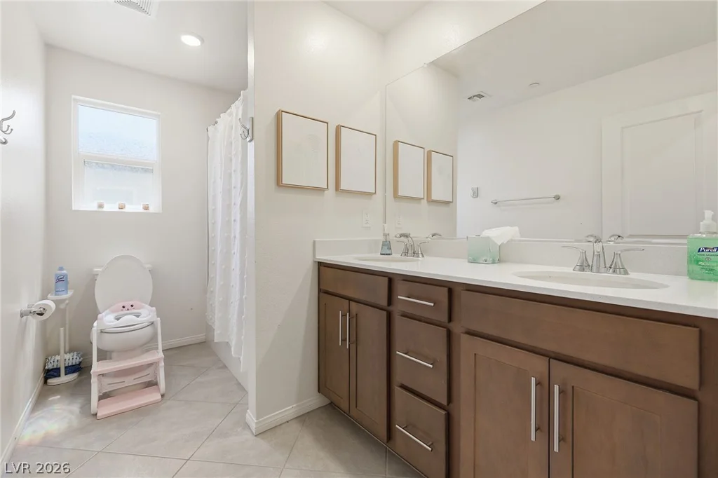 10170 Canyon Mantle, Las Vegas, NV 89166
