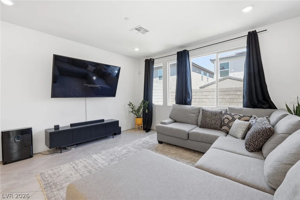 10170 Canyon Mantle, Las Vegas, NV 89166