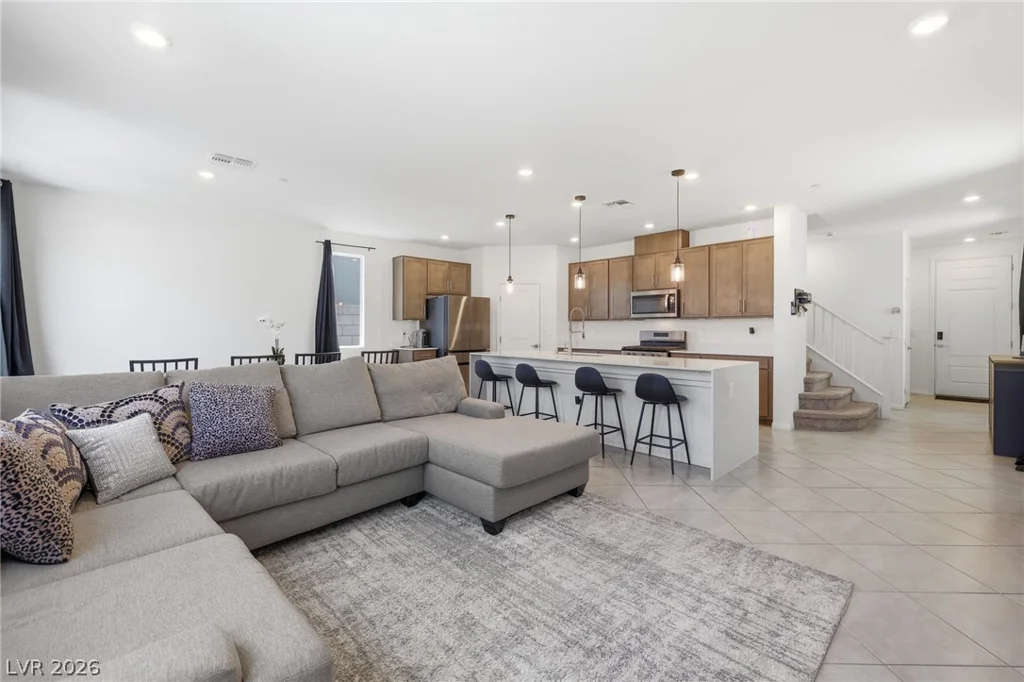 10170 Canyon Mantle, Las Vegas, NV 89166