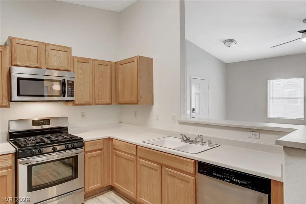 2052 Quarry Ridge, Las Vegas, NV 89117