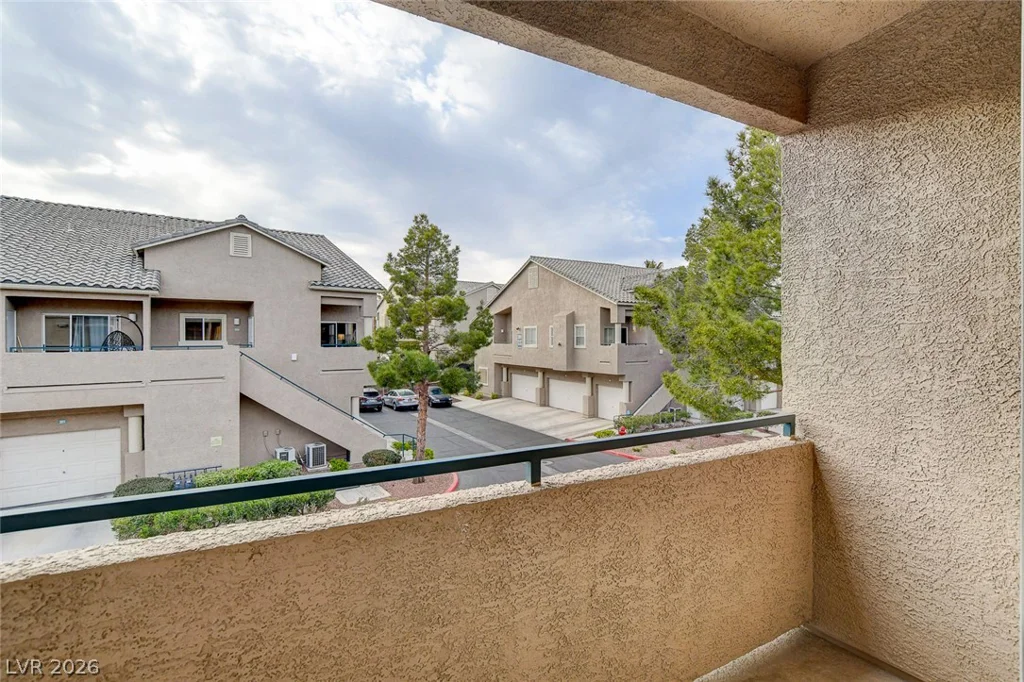 2052 Quarry Ridge, Las Vegas, NV 89117