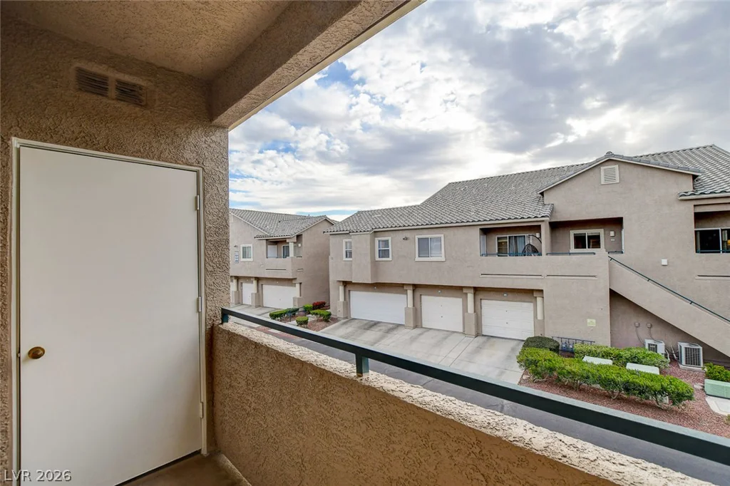 2052 Quarry Ridge, Las Vegas, NV 89117