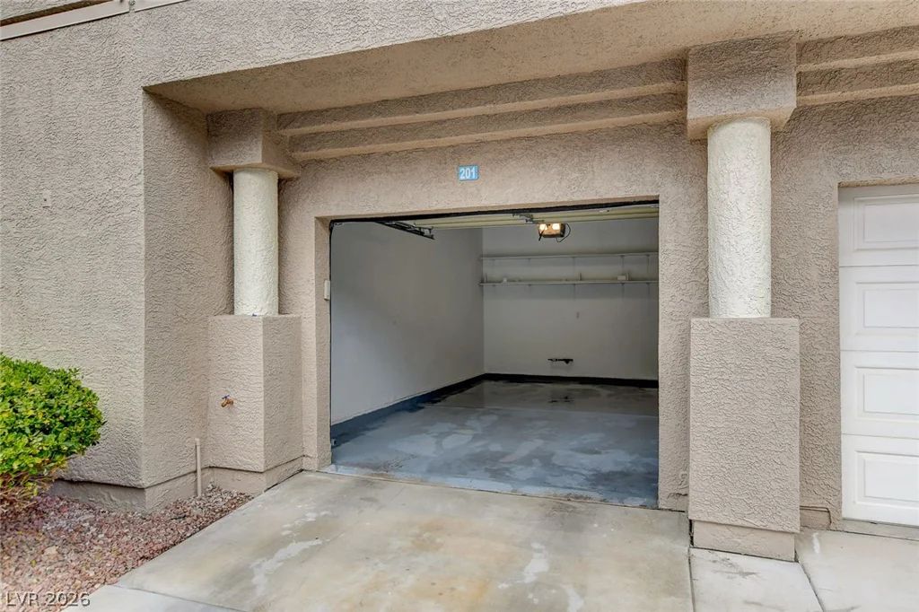 2052 Quarry Ridge, Las Vegas, NV 89117