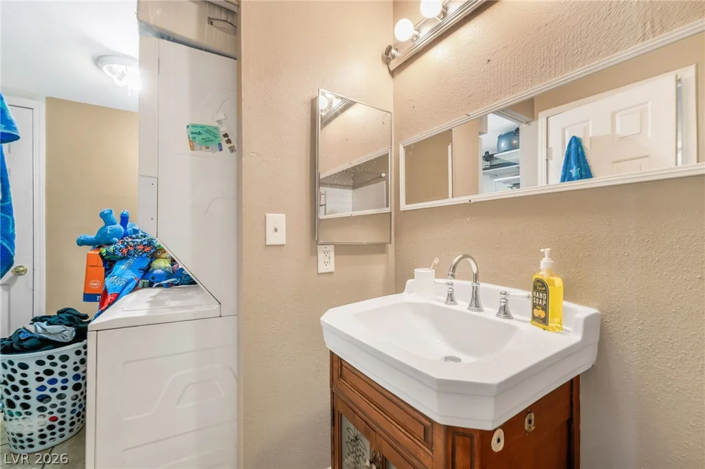 5821 Medallion, Las Vegas, NV 89122