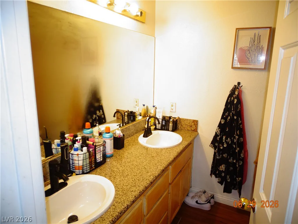 5424 Geneive, Las Vegas, NV 89108