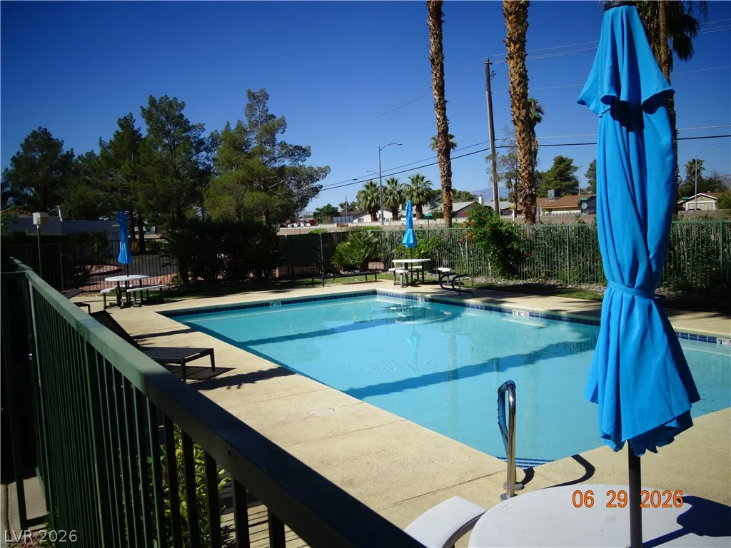 5424 Geneive, Las Vegas, NV 89108