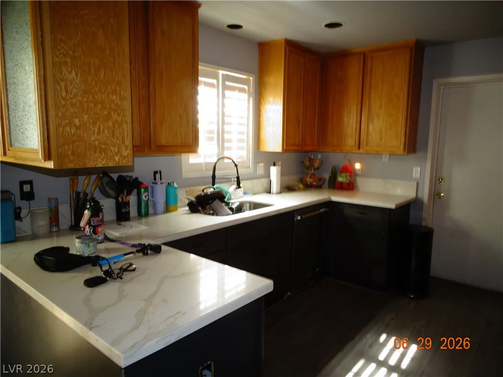 5424 Geneive, Las Vegas, NV 89108