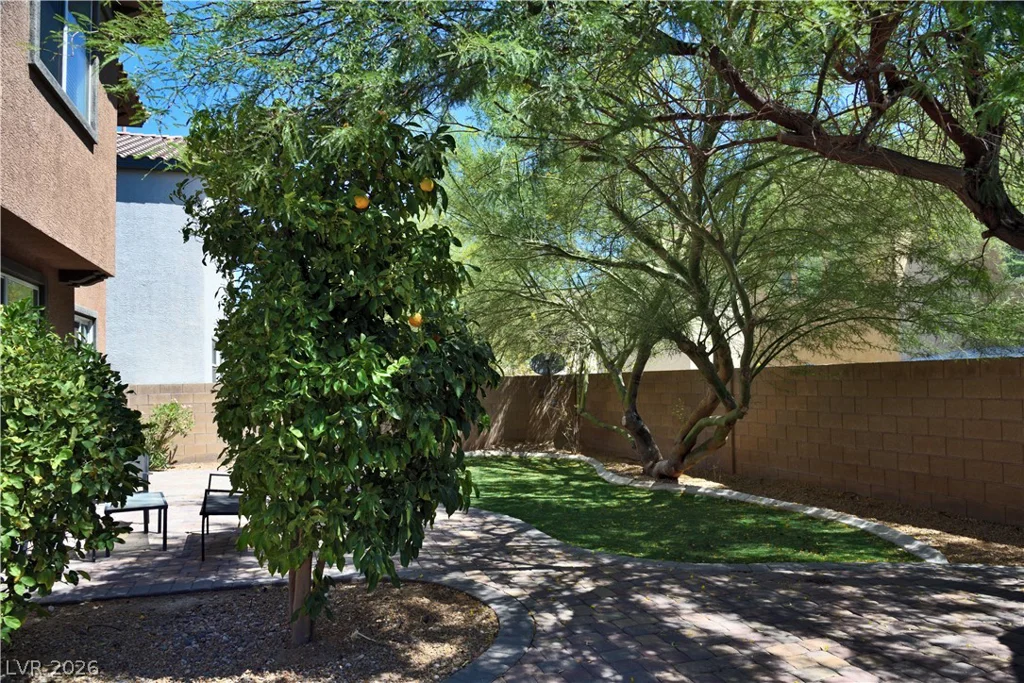 712 Oak Hills Course, Las Vegas, NV 89148