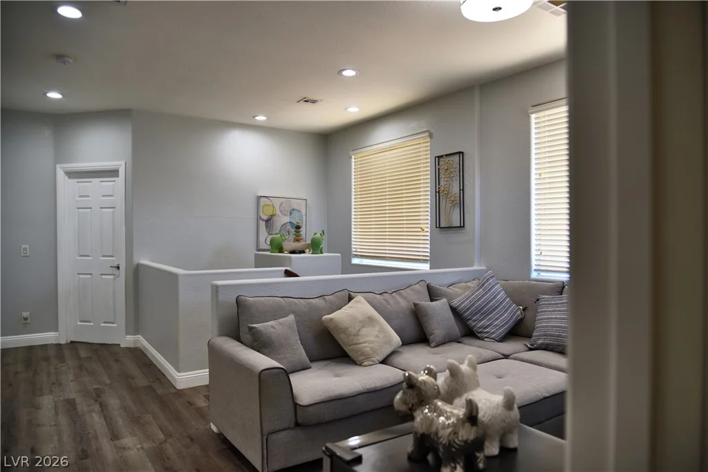 712 Oak Hills Course, Las Vegas, NV 89148