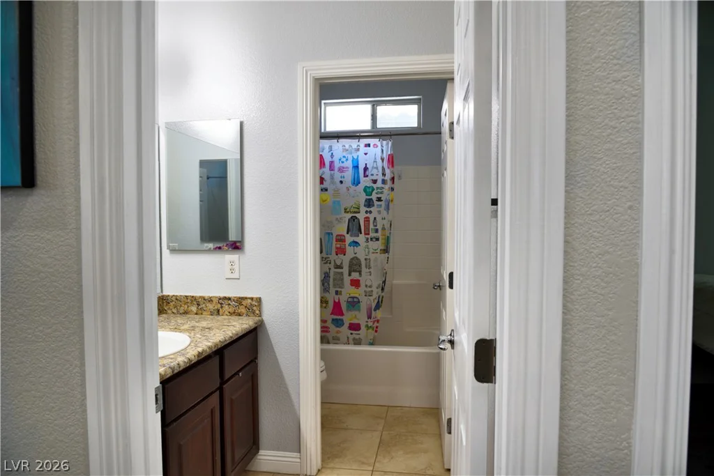 712 Oak Hills Course, Las Vegas, NV 89148