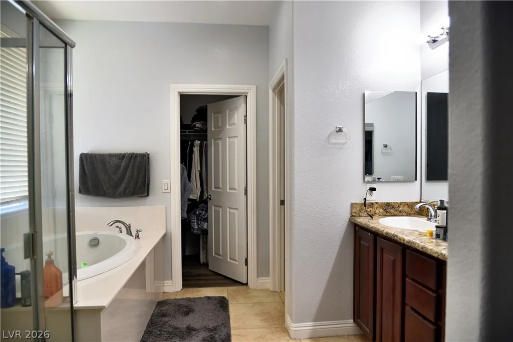 712 Oak Hills Course, Las Vegas, NV 89148