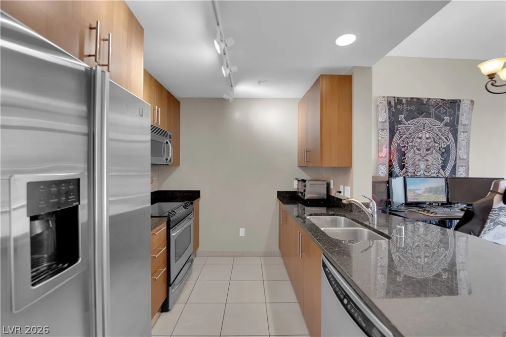 200 Sahara, Las Vegas, NV 89102