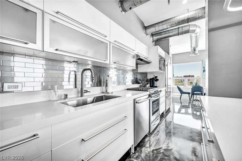 200 Hoover, Las Vegas, NV 89101