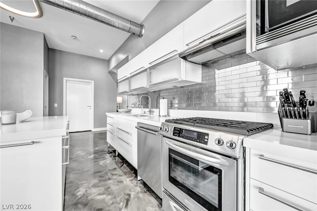 200 Hoover, Las Vegas, NV 89101