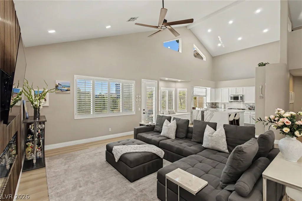 9521 Marina Valley, Las Vegas, NV 89147