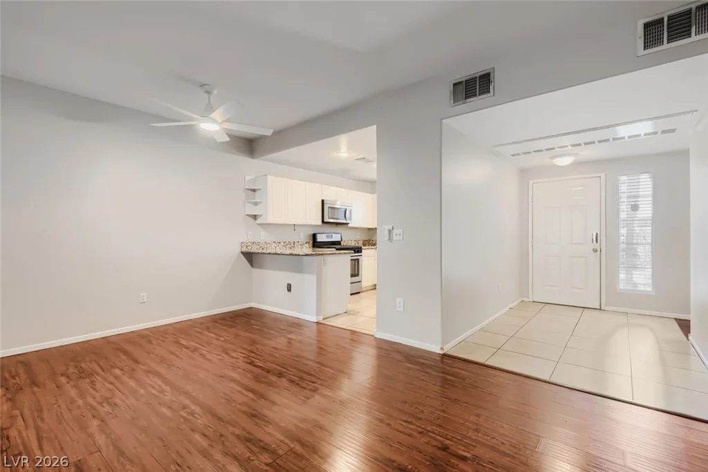 401 Pine Haven, Las Vegas, NV 89144
