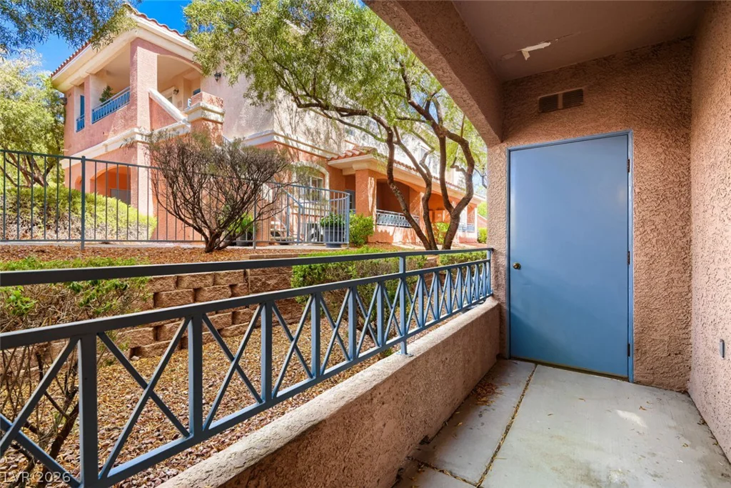 401 Pine Haven, Las Vegas, NV 89144