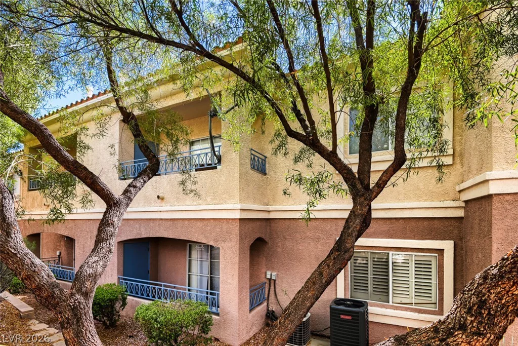 401 Pine Haven, Las Vegas, NV 89144
