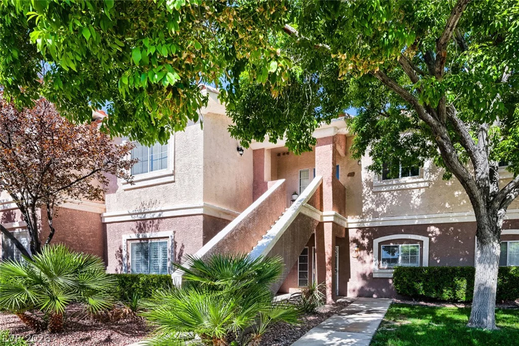 401 Pine Haven, Las Vegas, NV 89144