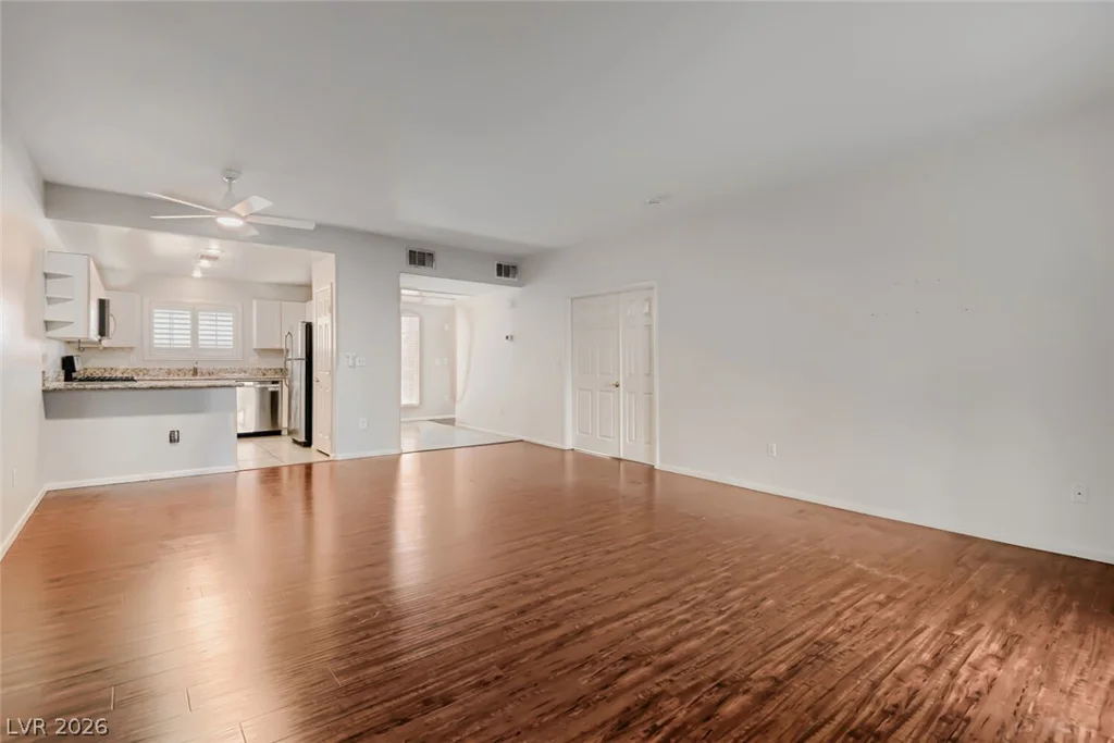 401 Pine Haven, Las Vegas, NV 89144