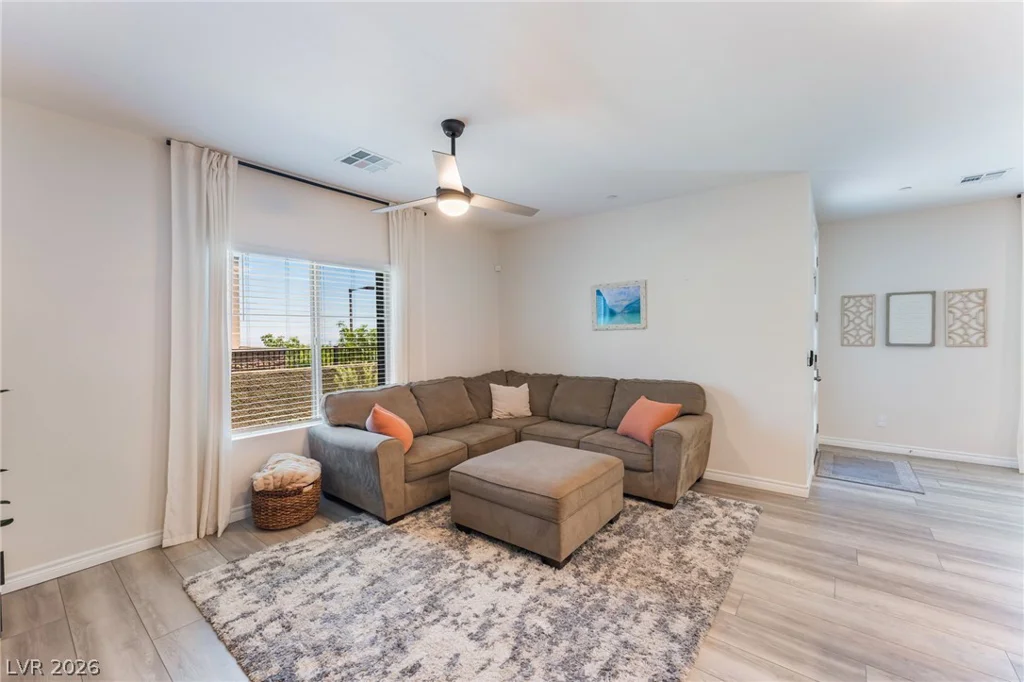 600 Carriage Hill, Las Vegas, NV 89138