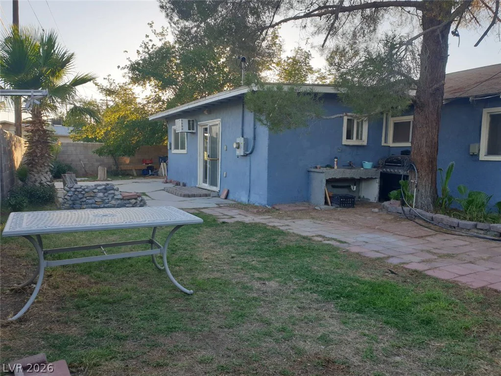 3905 La Pasada, Las Vegas, NV 89102