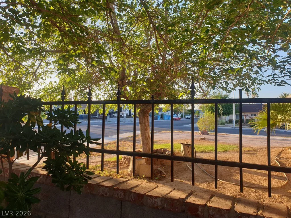 3905 La Pasada, Las Vegas, NV 89102