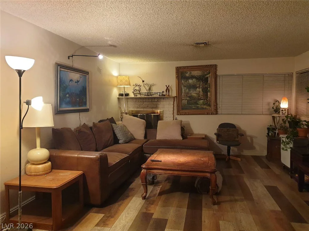 3905 La Pasada, Las Vegas, NV 89102
