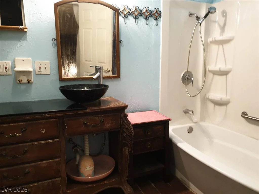 3905 La Pasada, Las Vegas, NV 89102