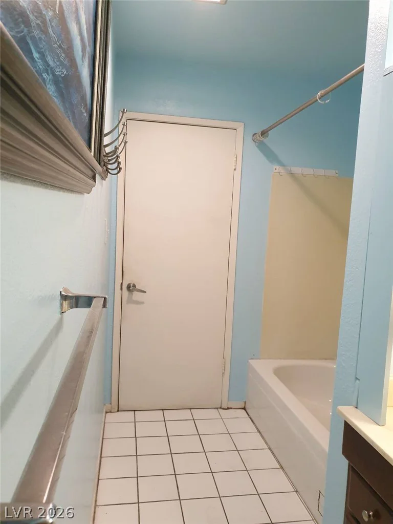 3905 La Pasada, Las Vegas, NV 89102