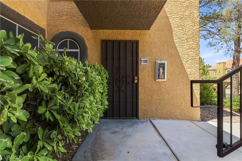 7950 Flamingo, Las Vegas, NV 89147