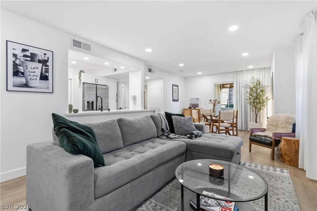 7950 Flamingo, Las Vegas, NV 89147