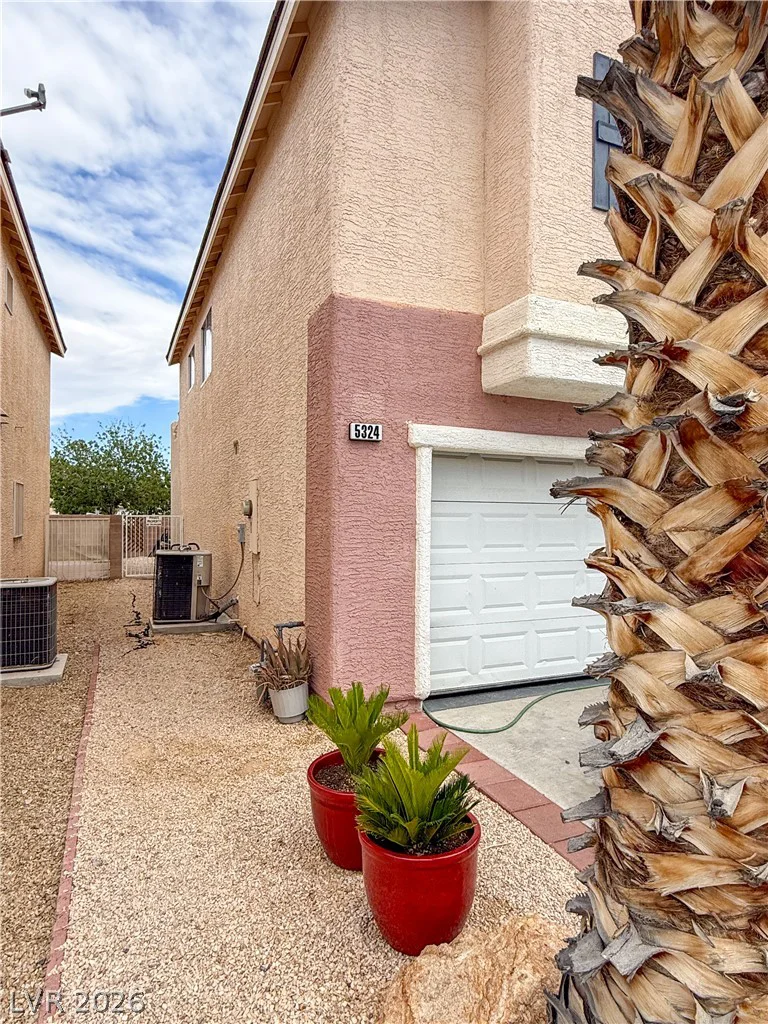 5324 Creeping Ivy, North Las Vegas, NV 89031