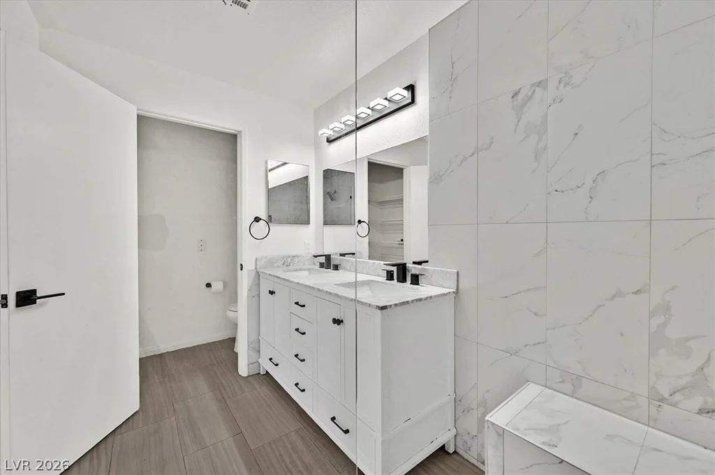 2200 Fort Apache, Las Vegas, NV 89117