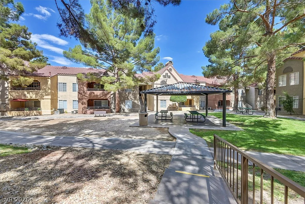 2200 Fort Apache, Las Vegas, NV 89117