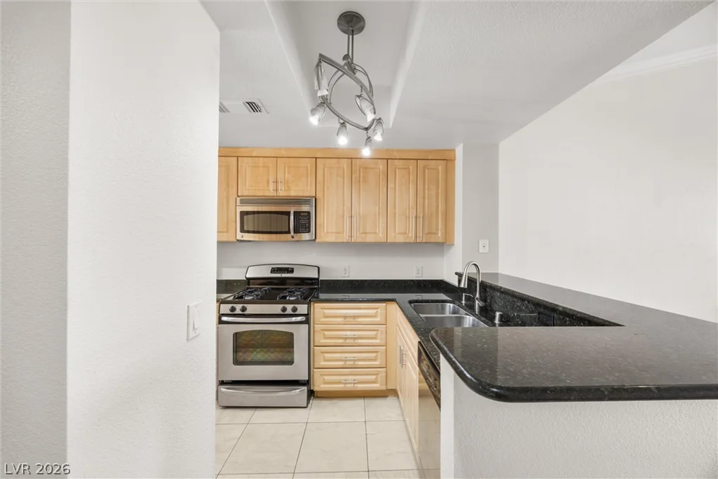 230 Flamingo, Las Vegas, NV 89169