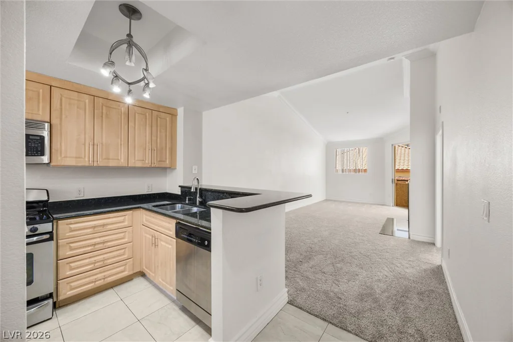 230 Flamingo, Las Vegas, NV 89169