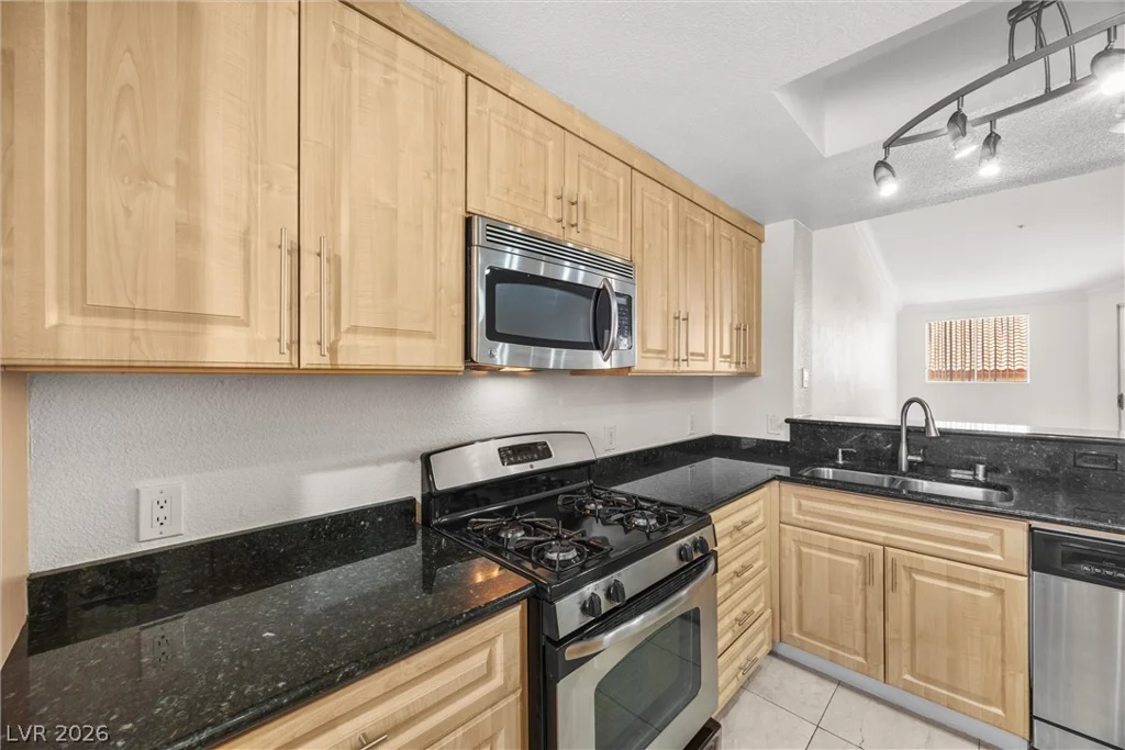 230 Flamingo, Las Vegas, NV 89169