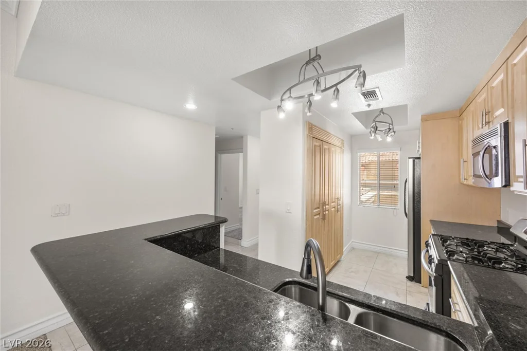 230 Flamingo, Las Vegas, NV 89169