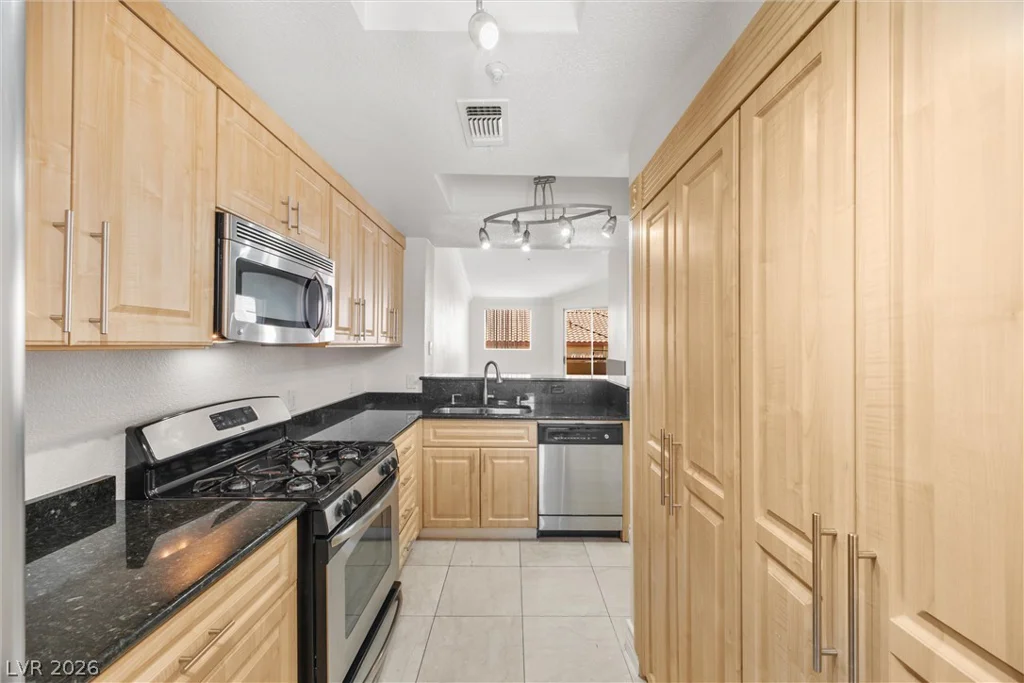 230 Flamingo, Las Vegas, NV 89169