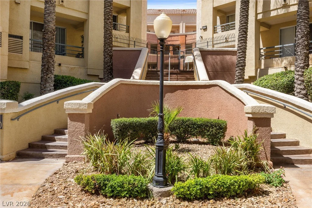 230 Flamingo, Las Vegas, NV 89169