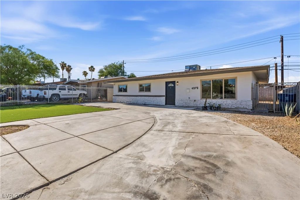 4378 Swandale, Las Vegas, NV 89121