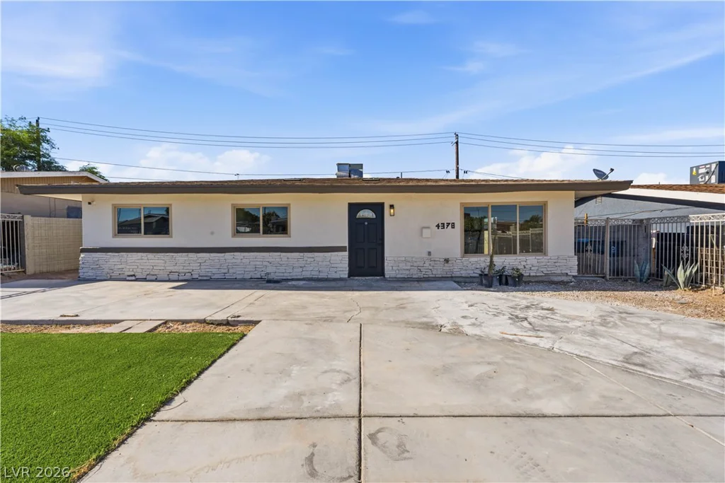 4378 Swandale, Las Vegas, NV 89121
