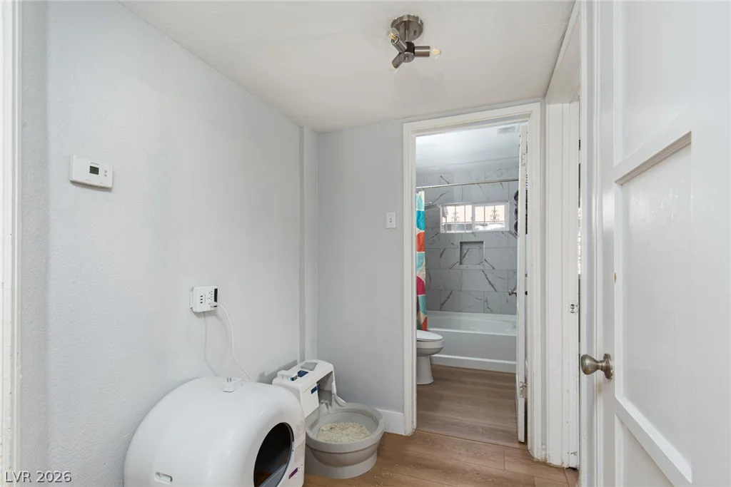 1016 Sweeney, Las Vegas, NV 89104