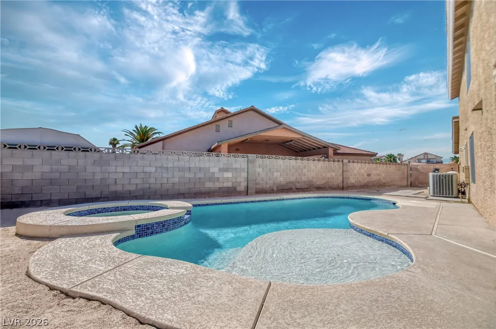 5841 Stateline, Las Vegas, NV 89110