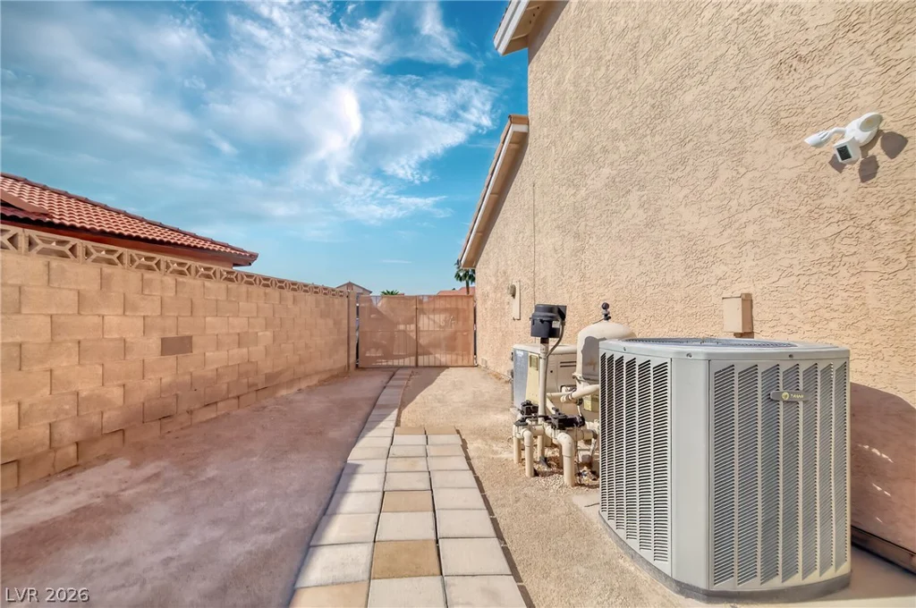 5841 Stateline, Las Vegas, NV 89110