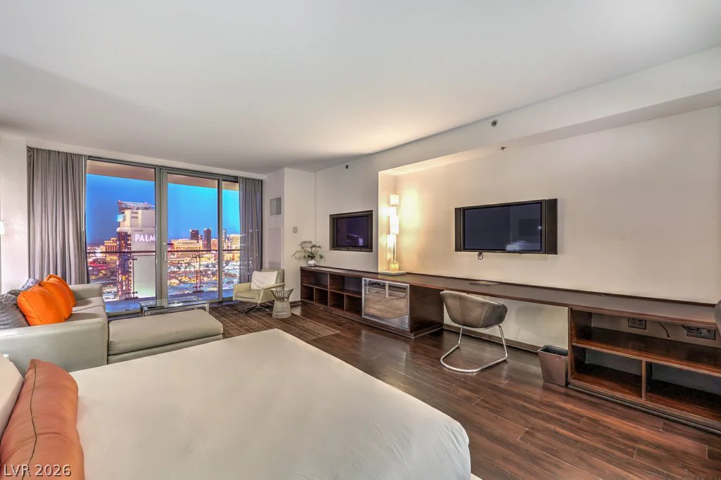 4381 Flamingo, Las Vegas, NV 89103