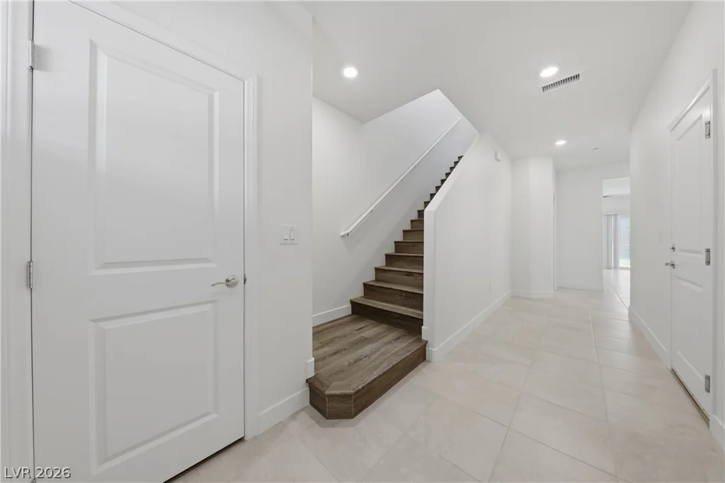 10017 Cabernet Hills, Las Vegas, NV 89141